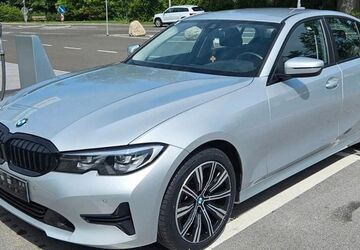 BMW 320 49.359 km 22.989 &euro; Karlsruhe 76133
