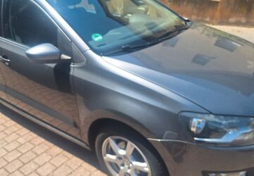 VW Polo 75.400 km 8.700 &euro; Königsbach 75203