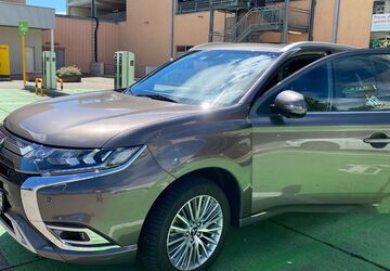 Mitsubishi Plug-in Hybrid Outlander 96.000 km 24.600 &euro; Karlsruhe 76185