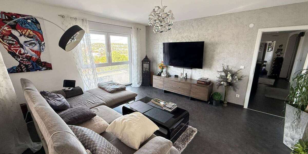 Etagenwohnung Pforzheim - 2 Zimmer, 91 m&sup2;, 1.180&euro; | Angebot:27355624