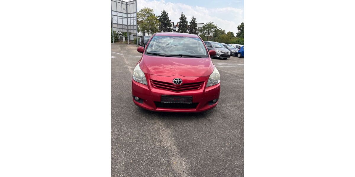 Toyota Verso 345.000 km 2.750 &euro; Landau 76829