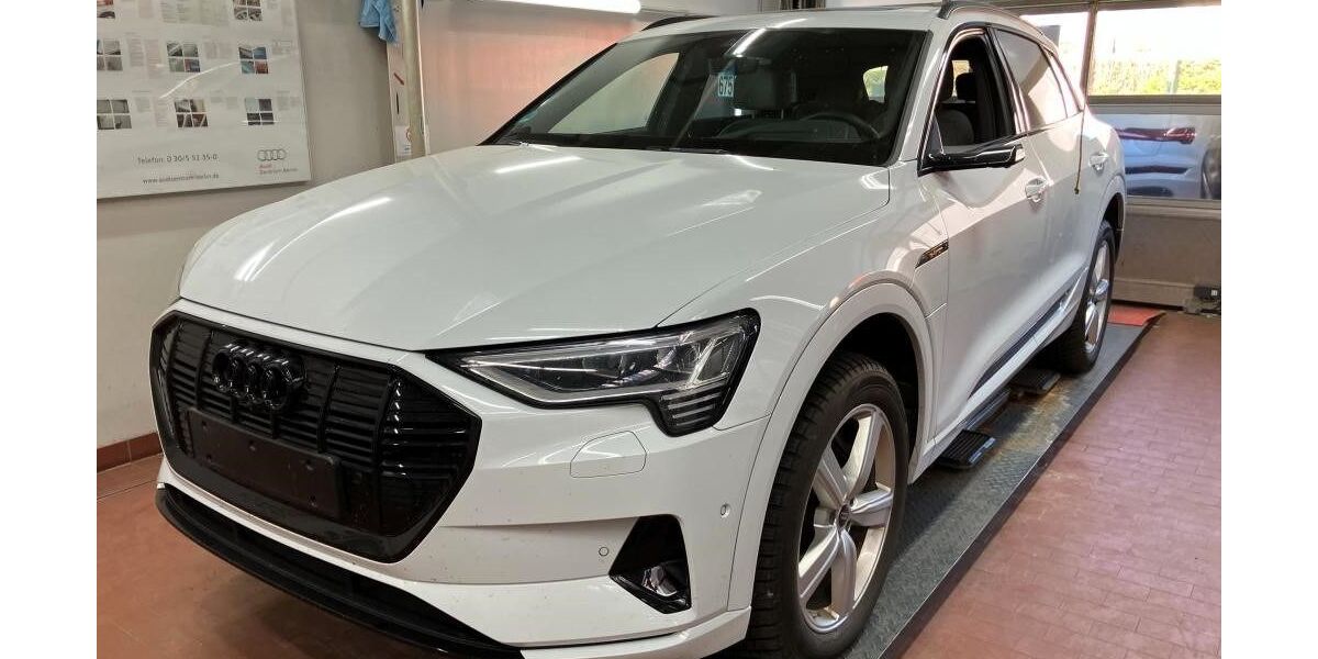 Audi e-tron 13.268 km 42.900 &euro; Ettlingen 76275