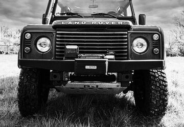 Land Rover Defender 140.500 km 29.100 &euro; Karlsruhe 76135