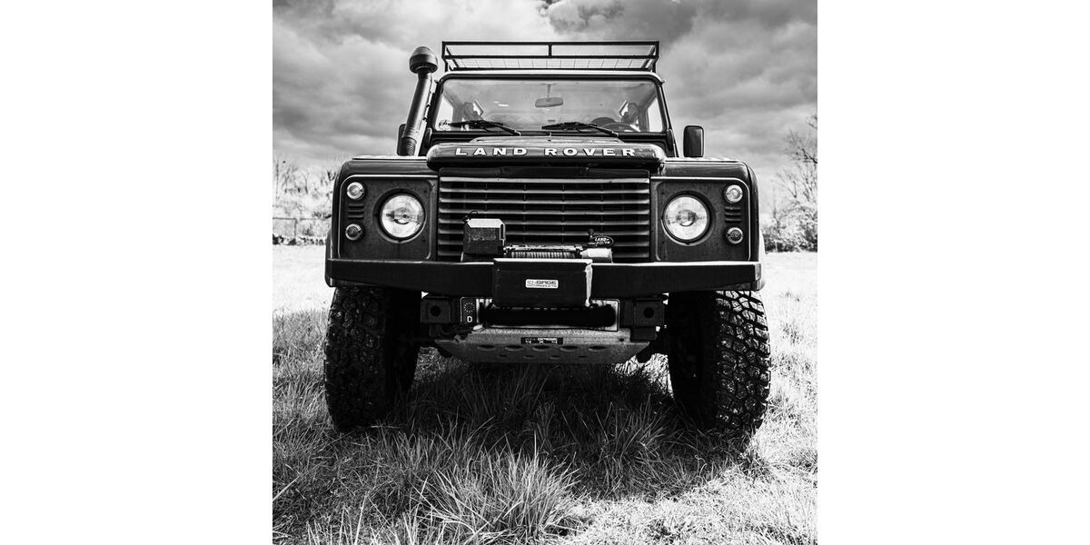 Land Rover Defender 140.500 km 29.100 &euro; Karlsruhe 76135
