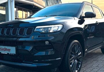 Jeep Compass 42.200 km 21.590 &euro; Karlsruhe 76185