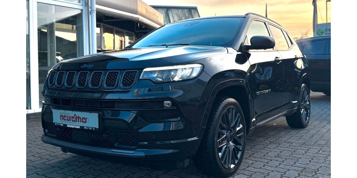 Jeep Compass 42.200 km 21.590 &euro; Karlsruhe 76185