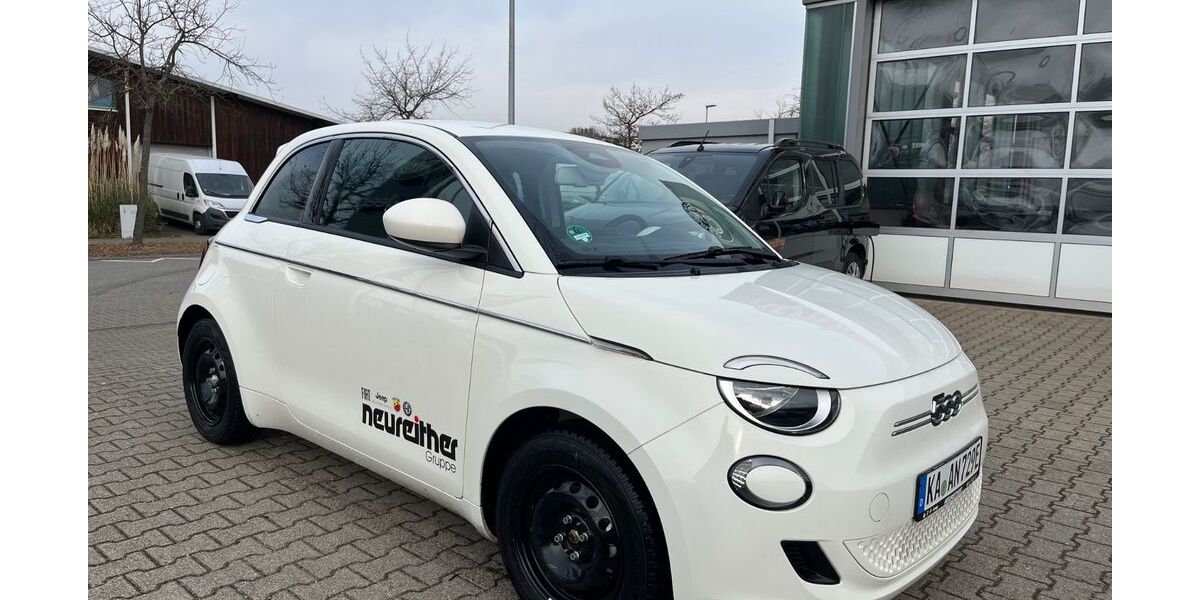 Fiat 500e 12.500 km 24.890 &euro; Karlsruhe 76185